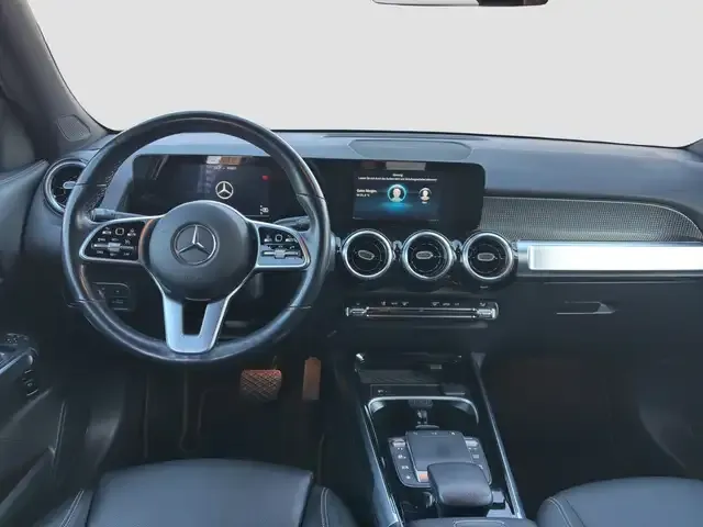 Mercedes-Benz GLB 220