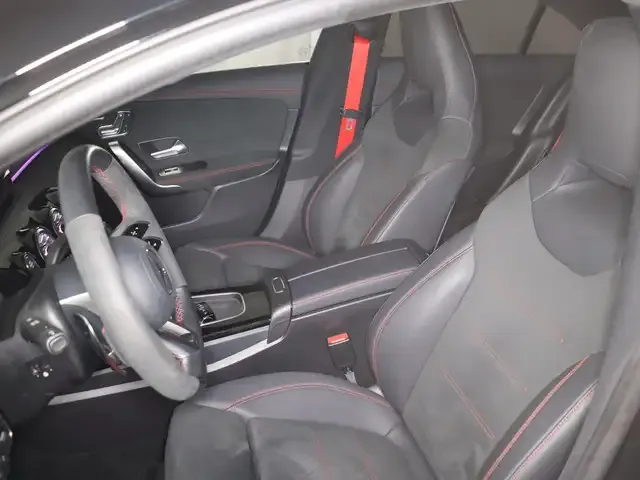 Mercedes-Benz CLA 45 AMG