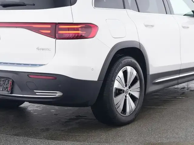 Mercedes-Benz EQB 300