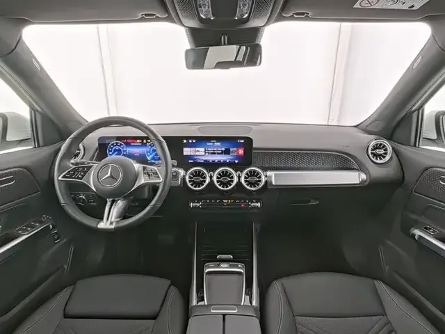 Mercedes-Benz EQB 300