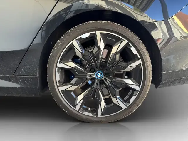 BMW 550