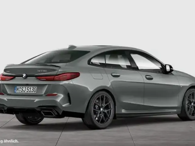BMW 235