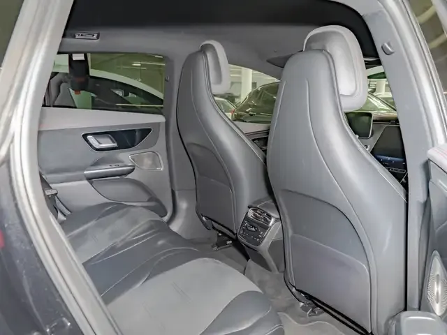 Mercedes-Benz EQE 300