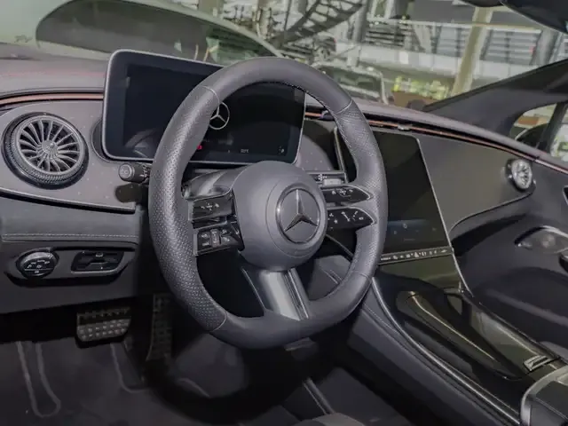 Mercedes-Benz EQE 300