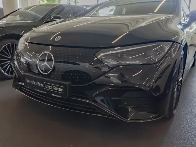Mercedes-Benz EQE 300