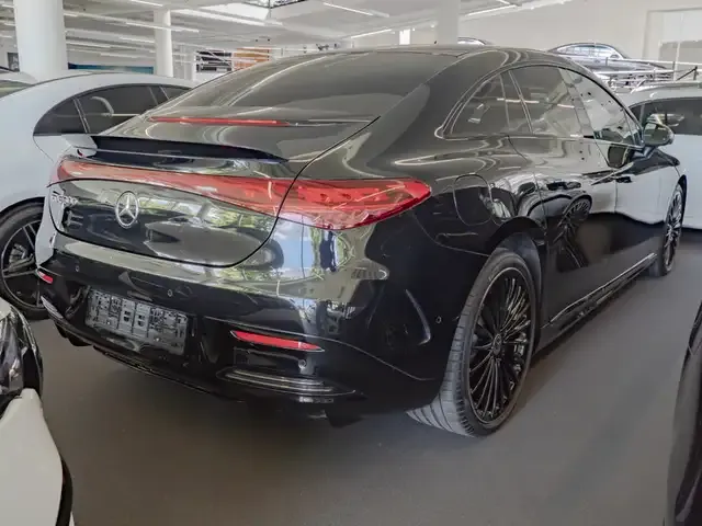 Mercedes-Benz EQE 300