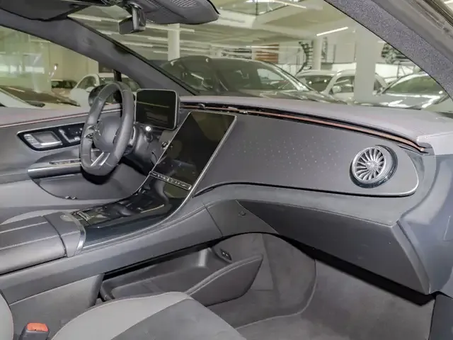 Mercedes-Benz EQE 300