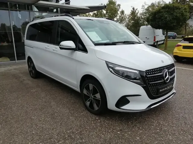 Mercedes-Benz V 220