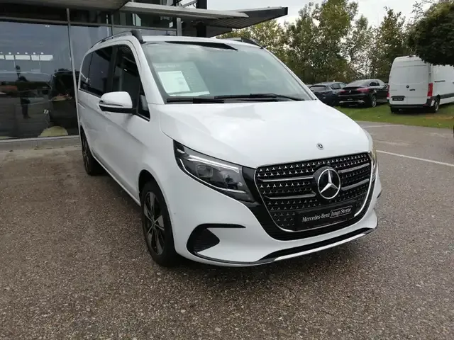 Mercedes-Benz V 220
