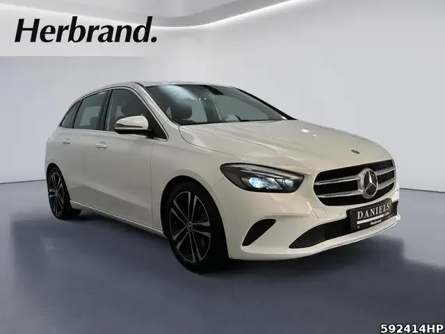Mercedes-Benz B 220