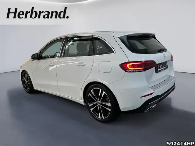Mercedes-Benz B 220