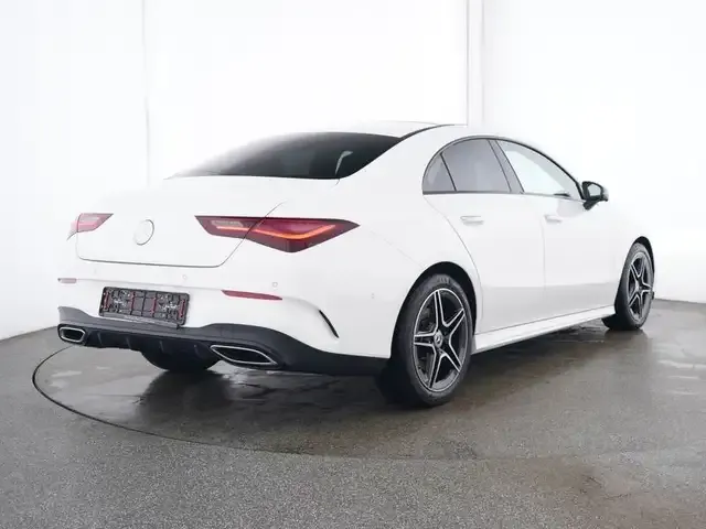 Mercedes-Benz CLA 200