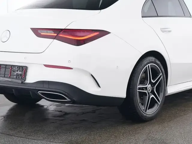Mercedes-Benz CLA 200