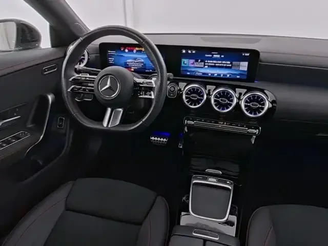 Mercedes-Benz CLA 200