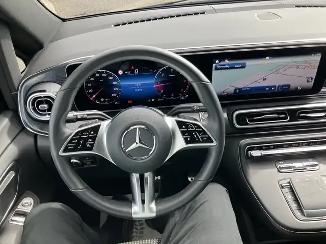 Mercedes-Benz V 220