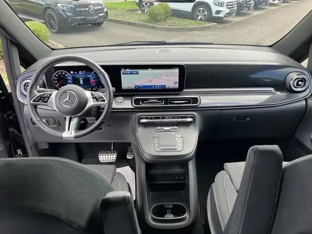 Mercedes-Benz V 220