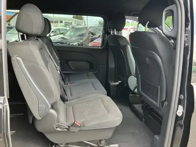 Mercedes-Benz V 220