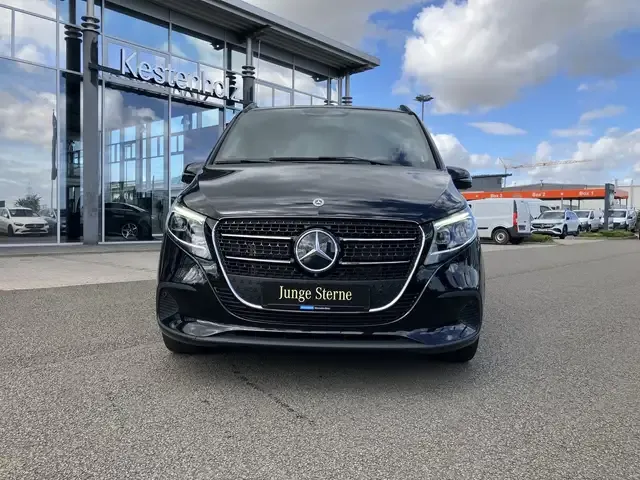 Mercedes-Benz V 220