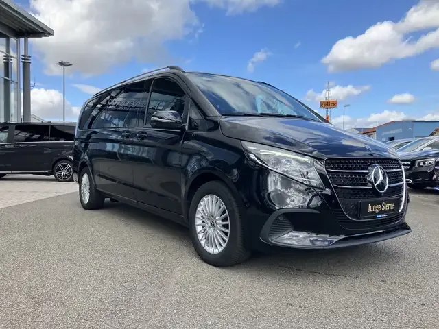 Mercedes-Benz V 220