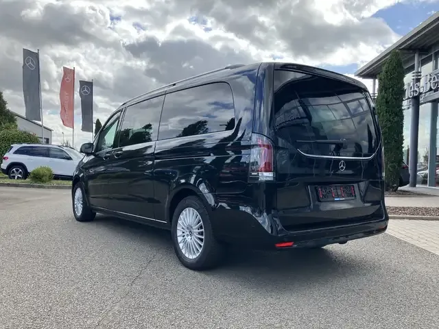 Mercedes-Benz V 220