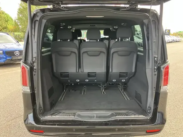 Mercedes-Benz V 220