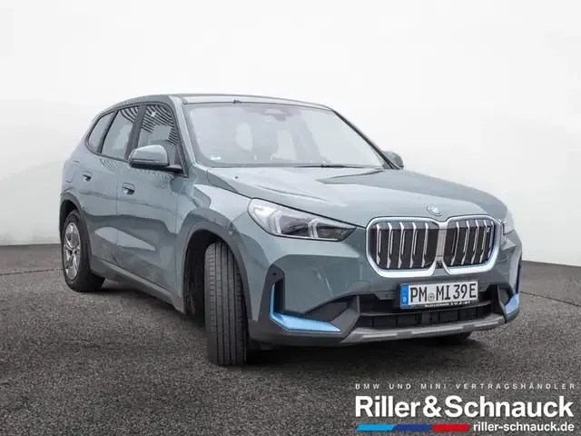 BMW iX1
