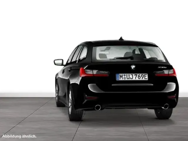 BMW 330