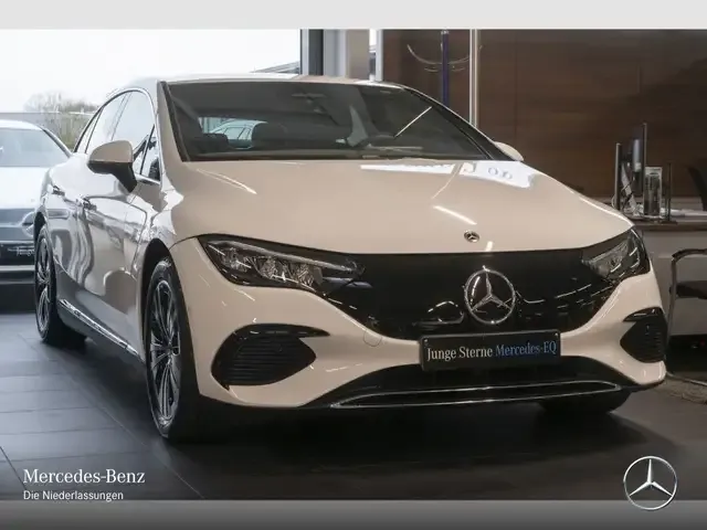 Mercedes-Benz EQE 300