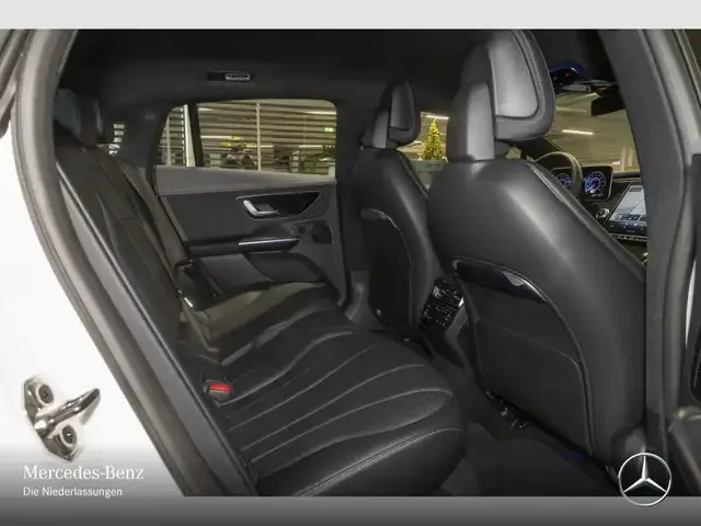 Mercedes-Benz EQE 300