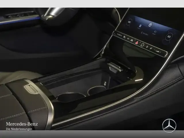 Mercedes-Benz EQE 300