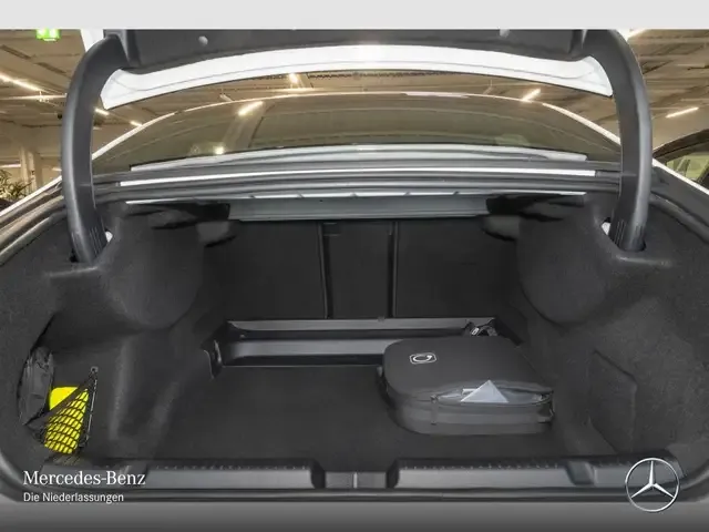 Mercedes-Benz EQE 300