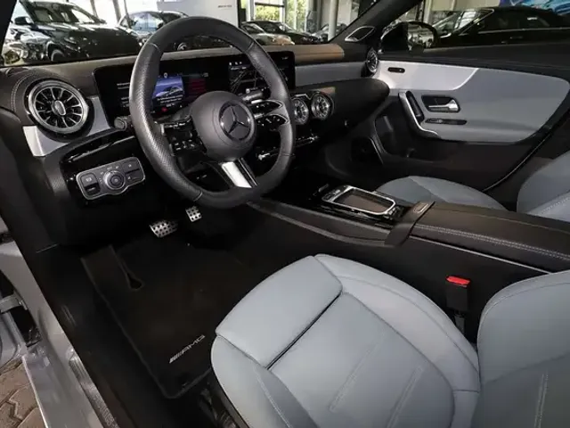 Mercedes-Benz CLA 200