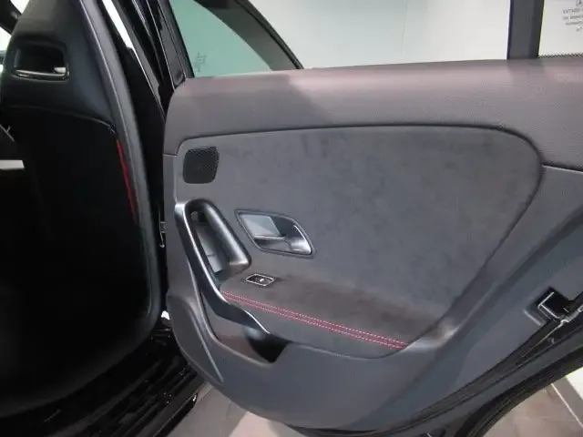 Mercedes-Benz A 35 AMG