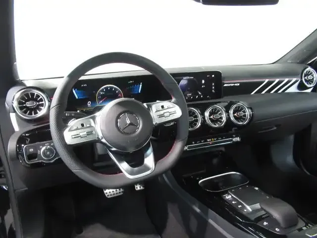 Mercedes-Benz A 35 AMG