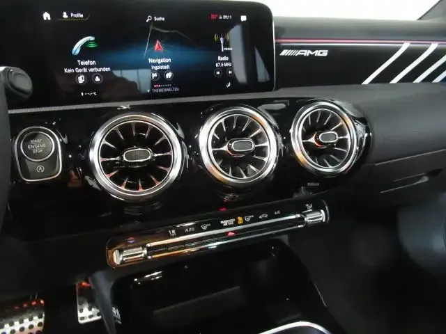 Mercedes-Benz A 35 AMG