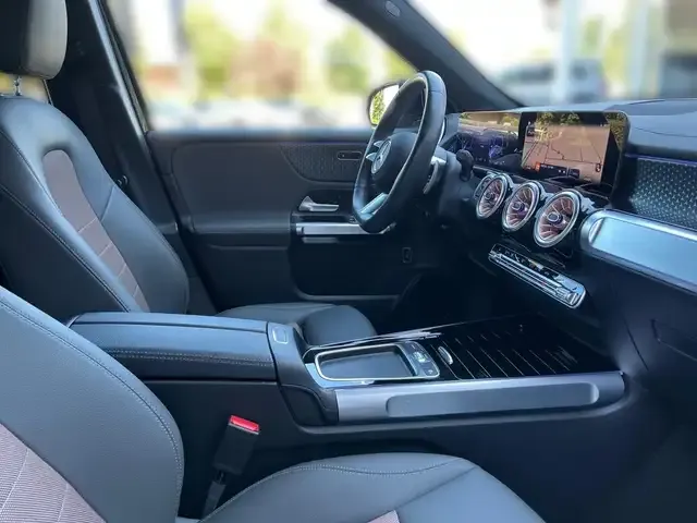 Mercedes-Benz EQB 300