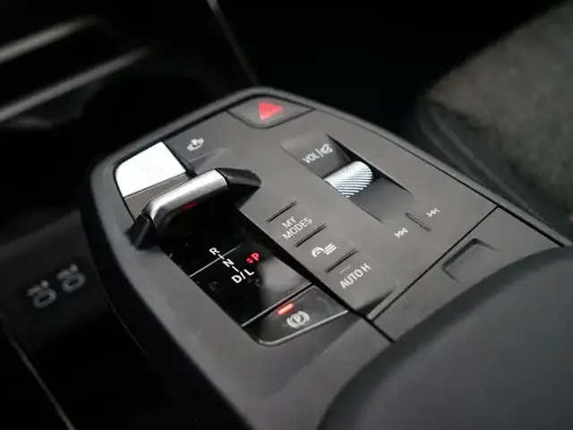 BMW 225