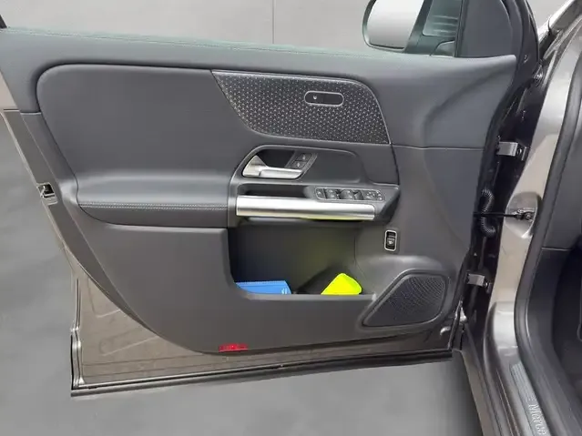 Mercedes-Benz GLA 180