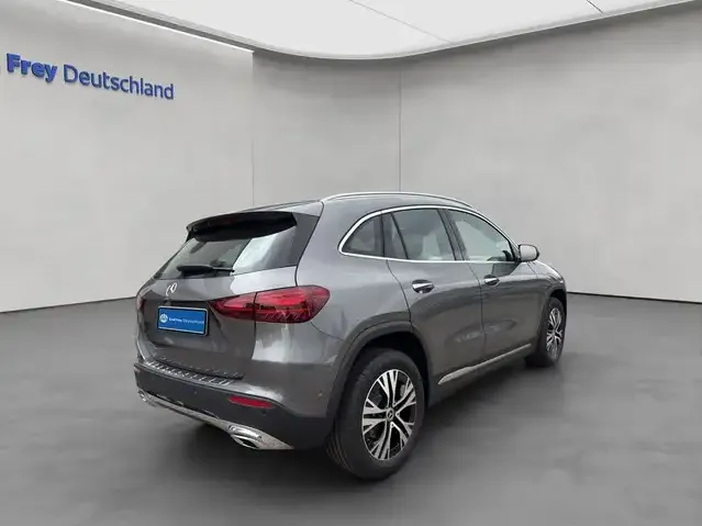 Mercedes-Benz GLA 180