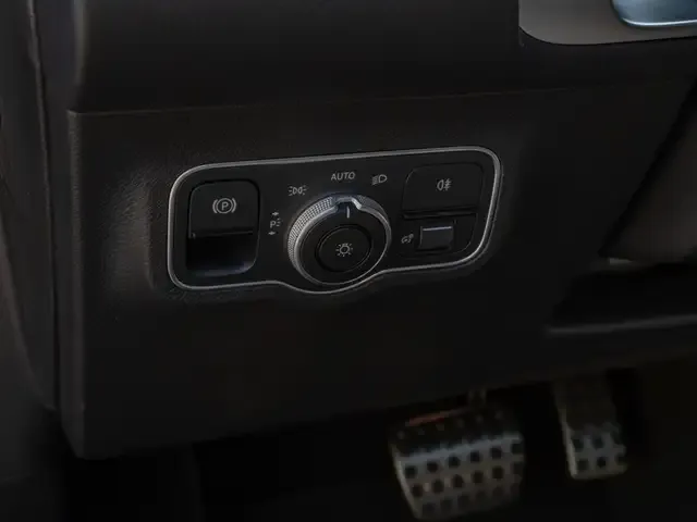 Mercedes-Benz GLB 220