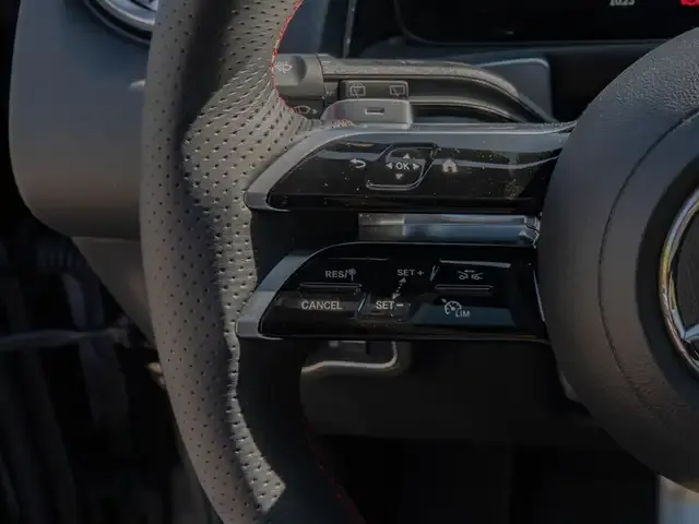 Mercedes-Benz GLB 220