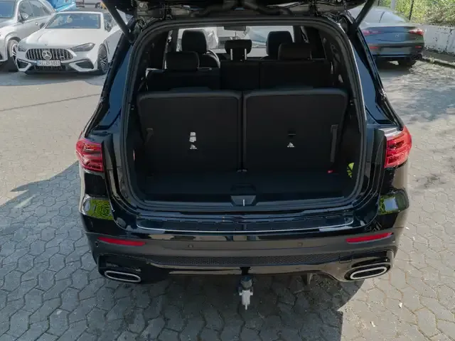 Mercedes-Benz GLB 220