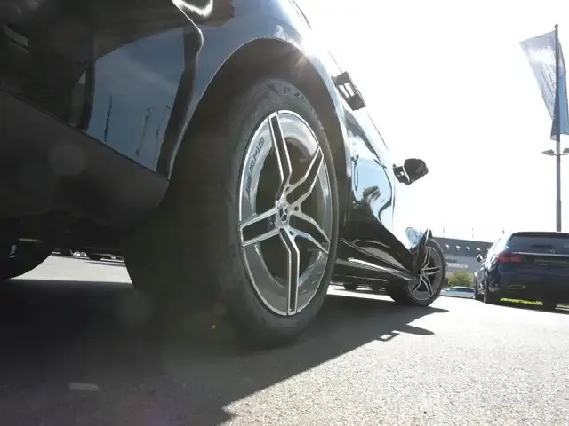 Mercedes-Benz E 400