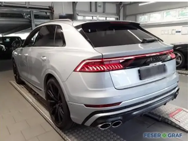 Audi SQ8