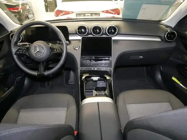 Mercedes-Benz C 220