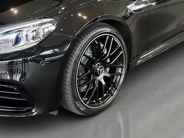 Mercedes-Benz C 63 AMG