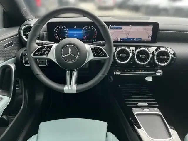 Mercedes-Benz CLA 180