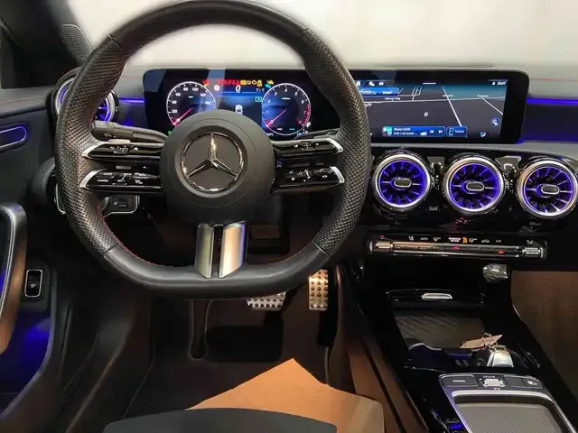 Mercedes-Benz CLA 200