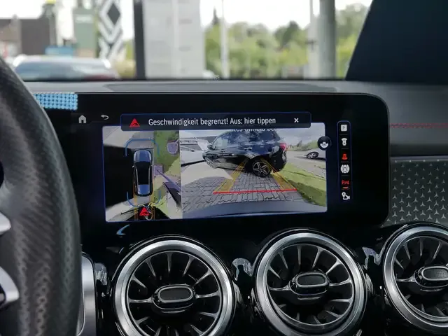 Mercedes-Benz EQB 300