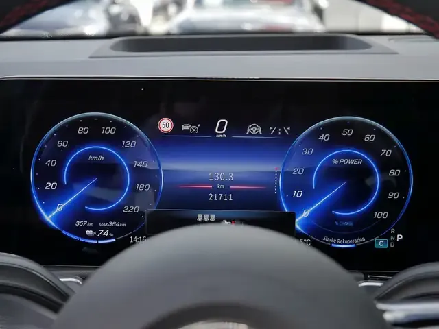 Mercedes-Benz EQB 300